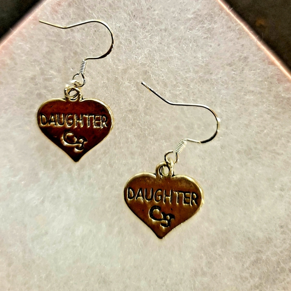 Beautiful silver heart engraved "daughter" drop dangle earrings